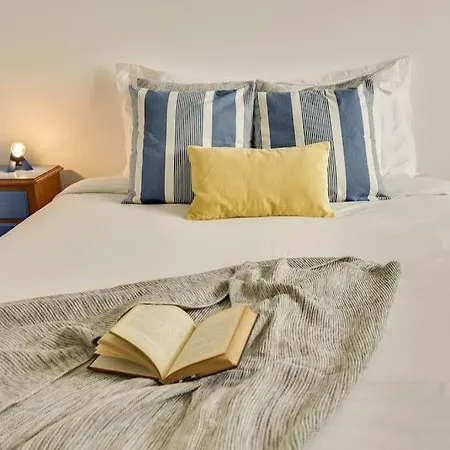 Well Design 2 Bedroom In Santos アパート