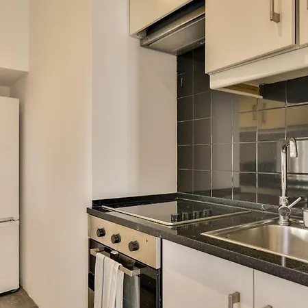 Well Design 2 Bedroom In Santos アパート リスボン